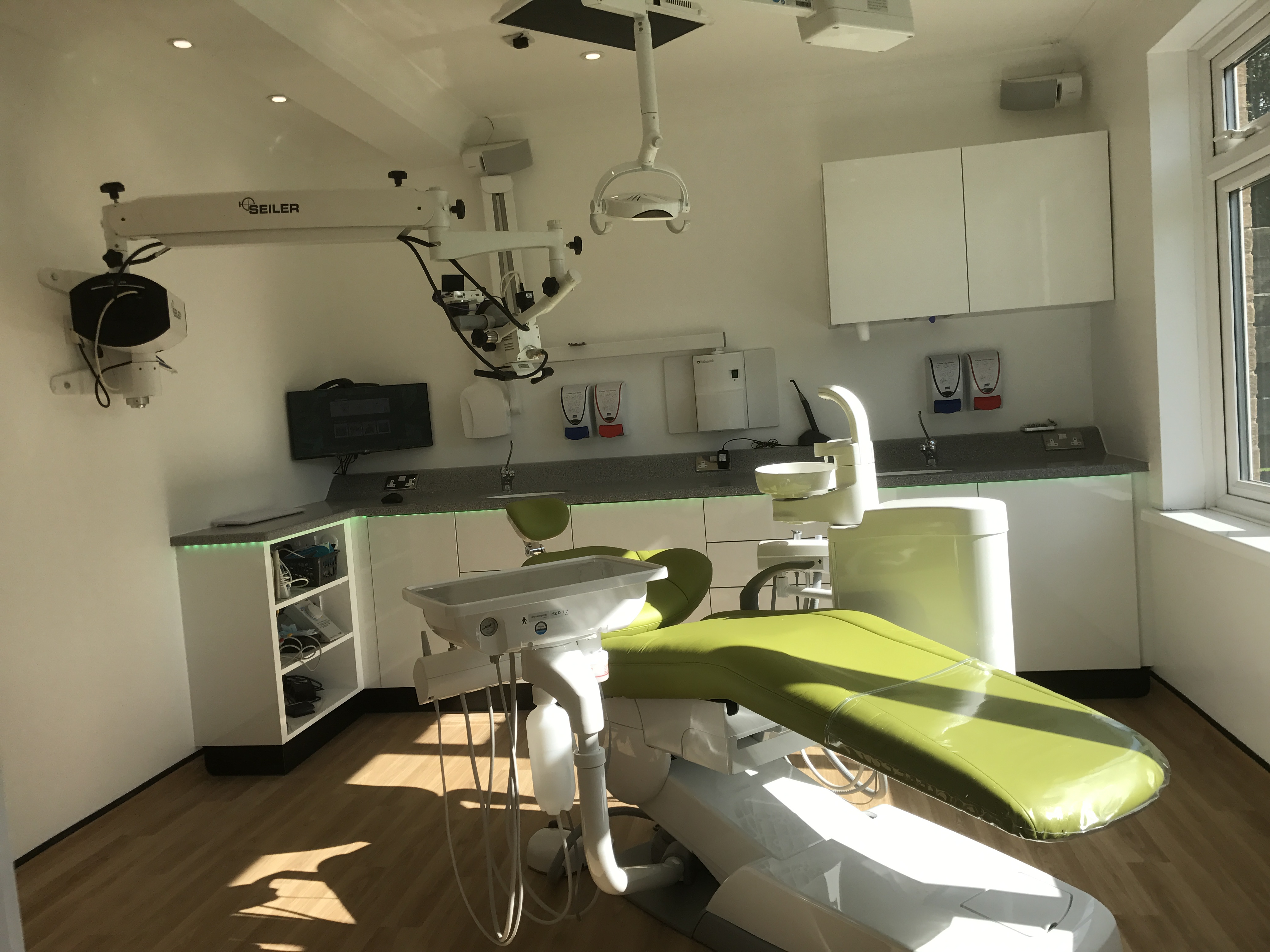 Cosmetic Dentist And Tooth Straightening Newcastle | Stuart Court, Newcastle NE3 2QF | +44 191 286 3398