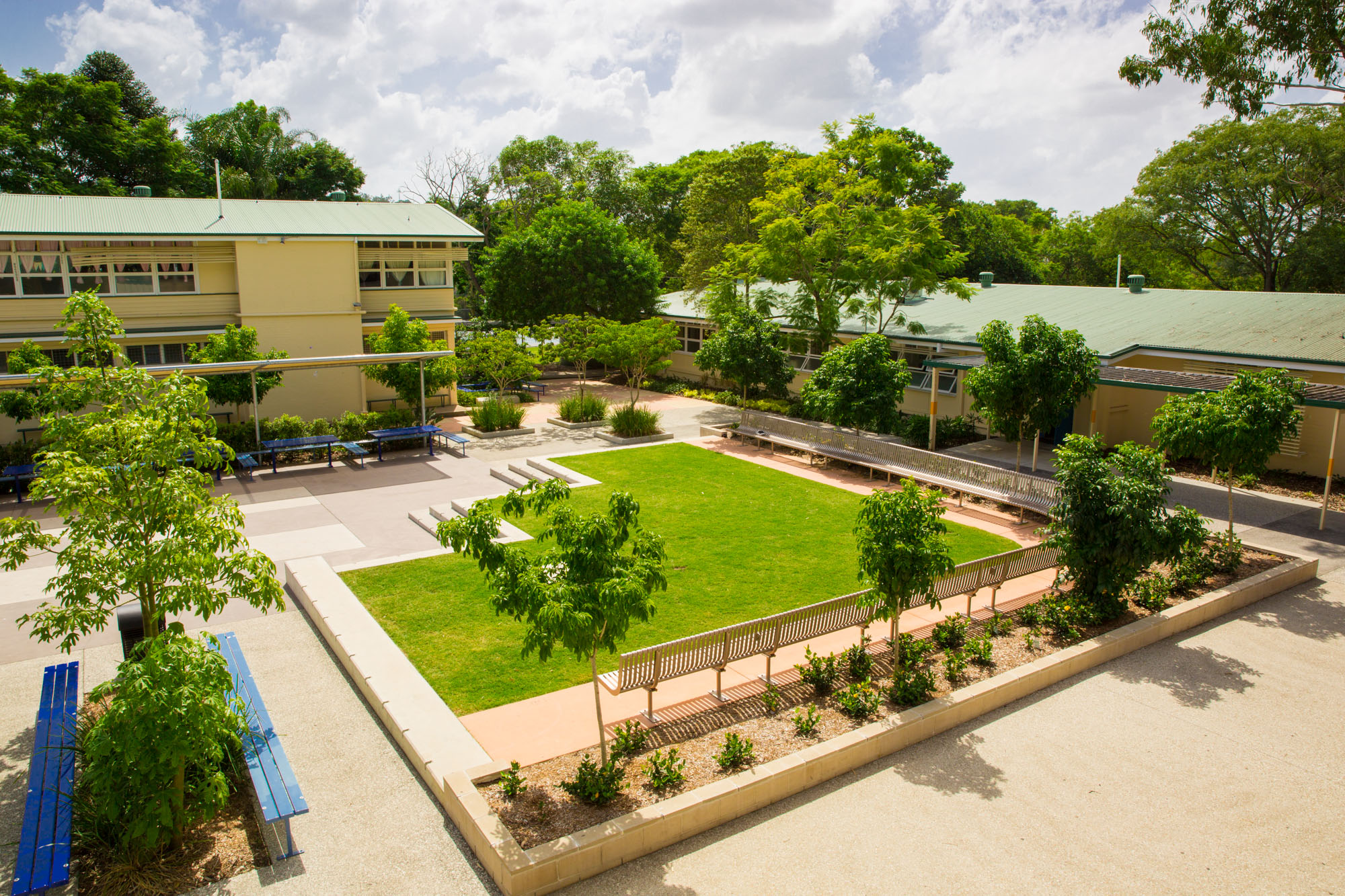 Holland Park State High School | Bapaume Road, Holland Park, Queensland 4121 | +61 7 3347 0111